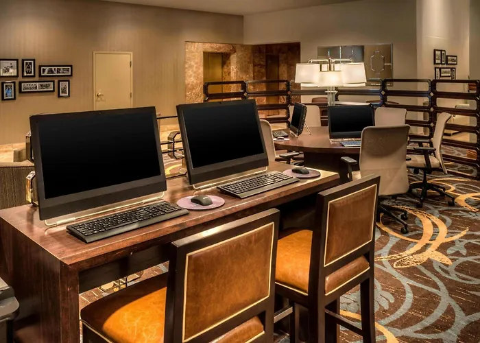 Hotel The Plaza At Capitol Square 4*