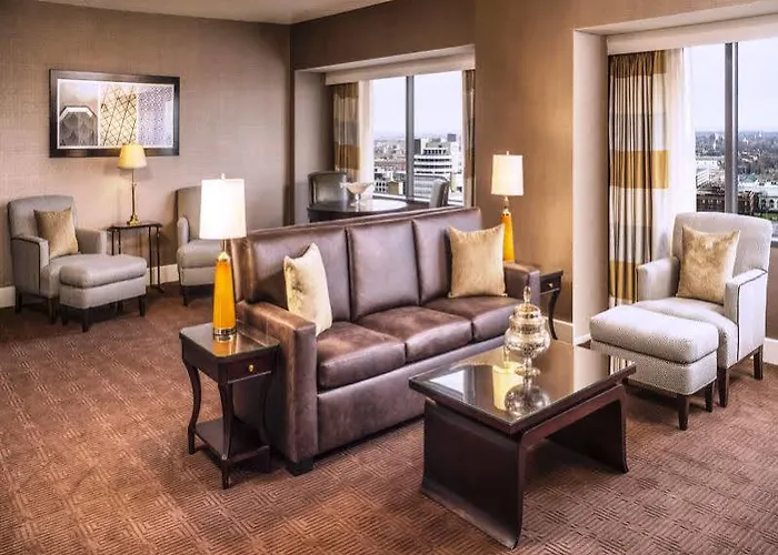Hotel The Plaza At Capitol Square 4*